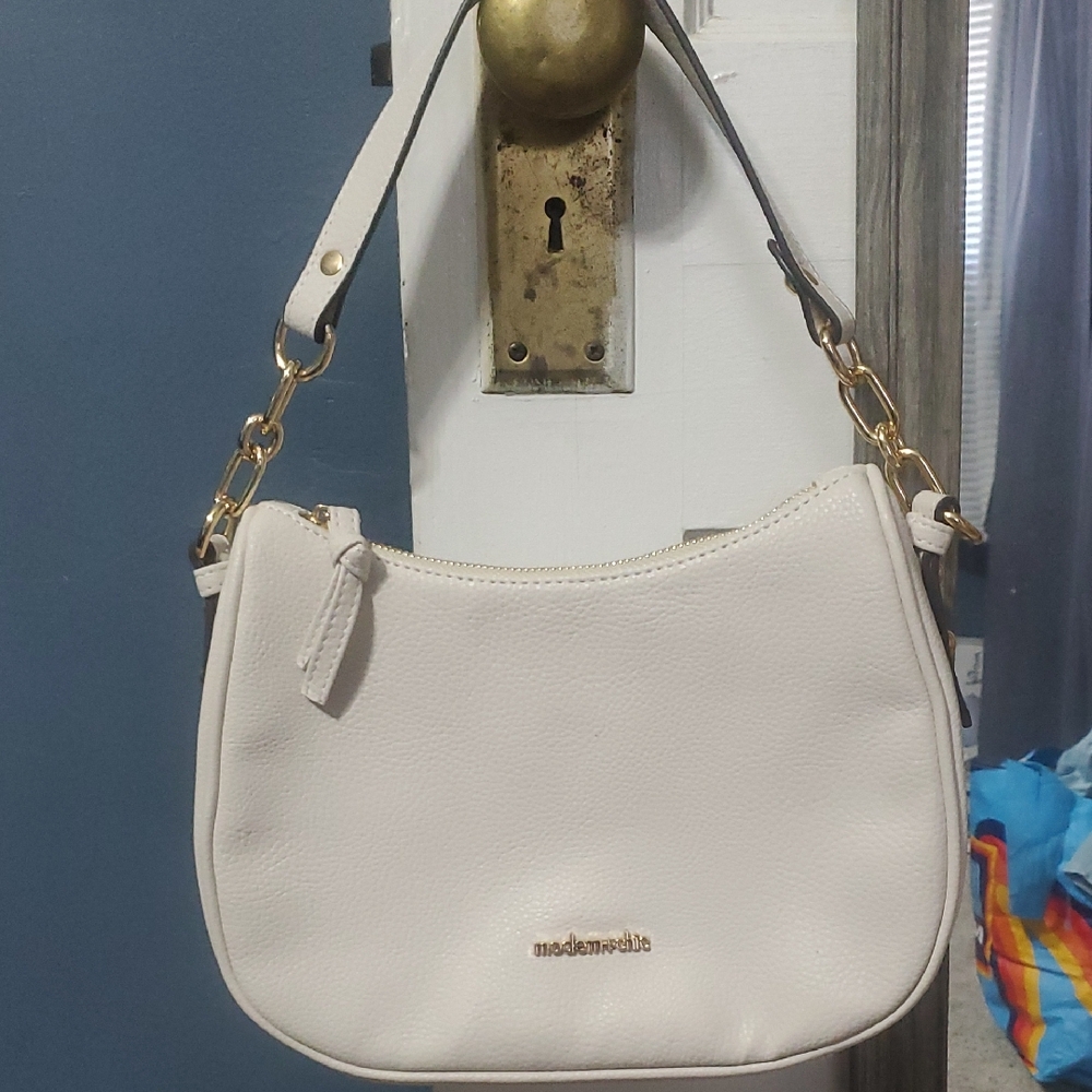 Modern+Chic Cream Leather Shoulder Bag